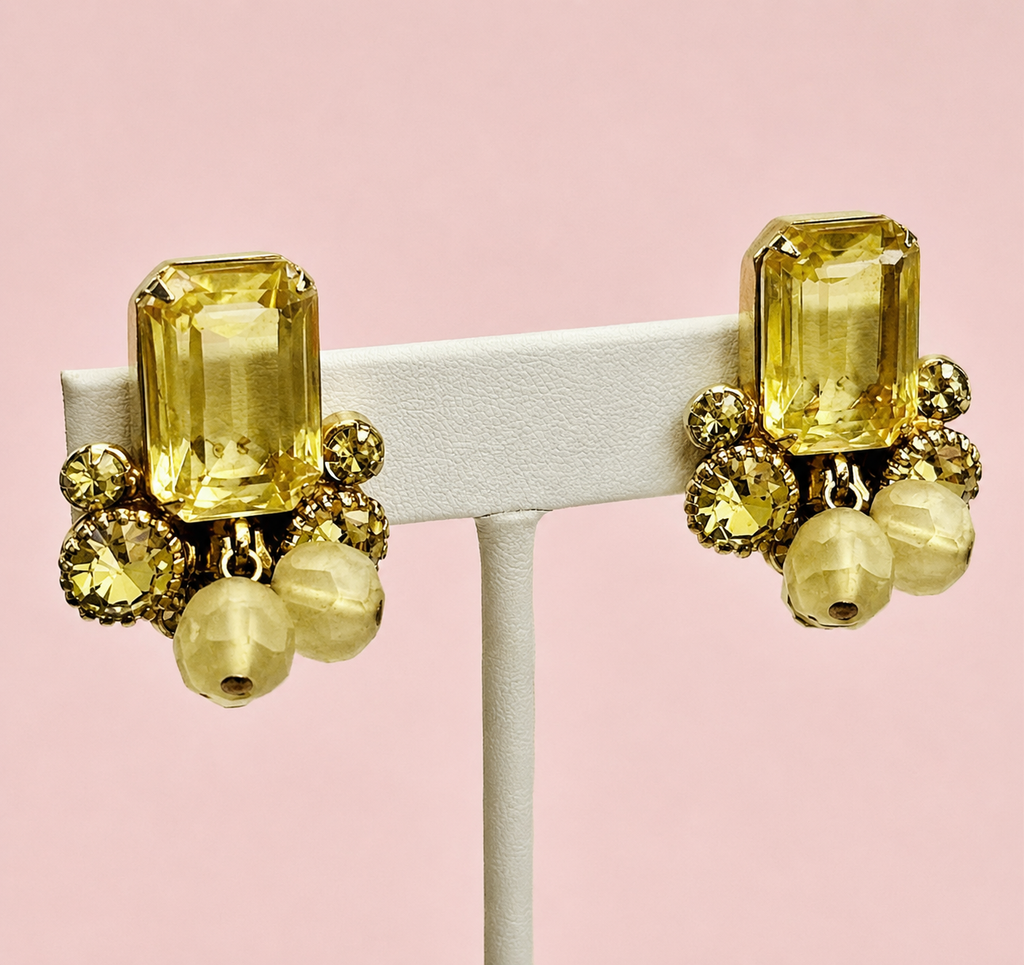 Gorgeous 1950s Juliana D&E verified gold-tone cha-cha clip-on earrings