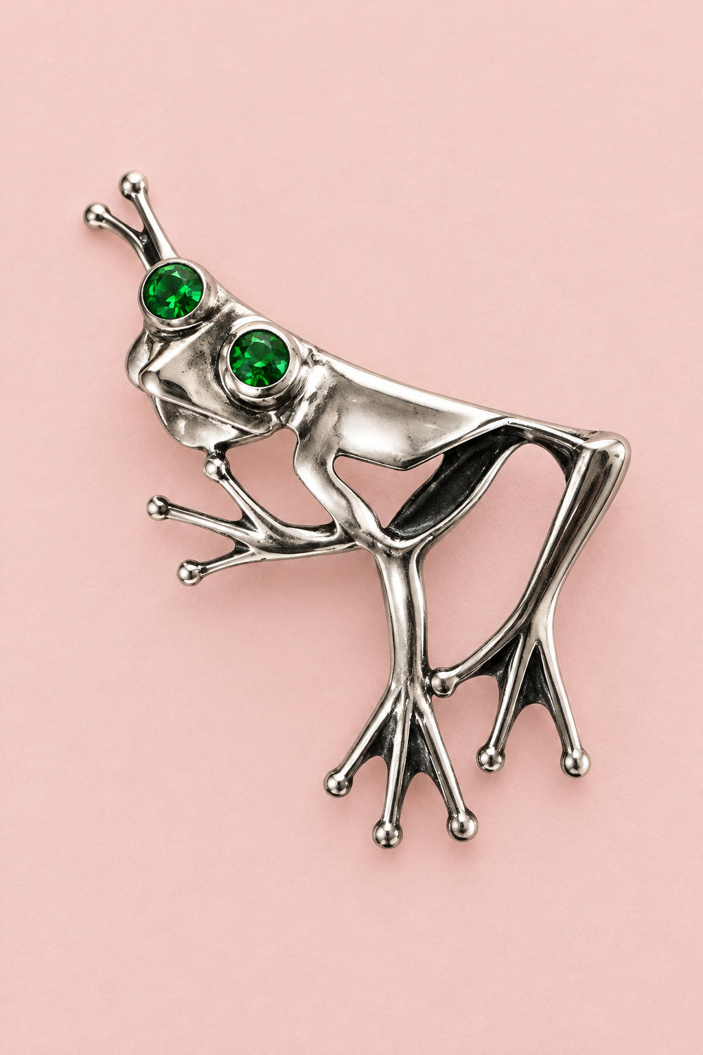 Delightful Tree Frog Figural Brooch