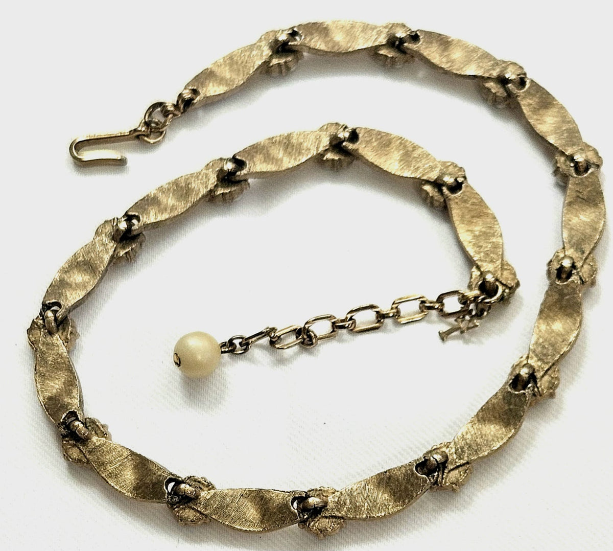 Whisper Of Romance Vintage Crown Trifari Pearl & Gold Ribbon Choker