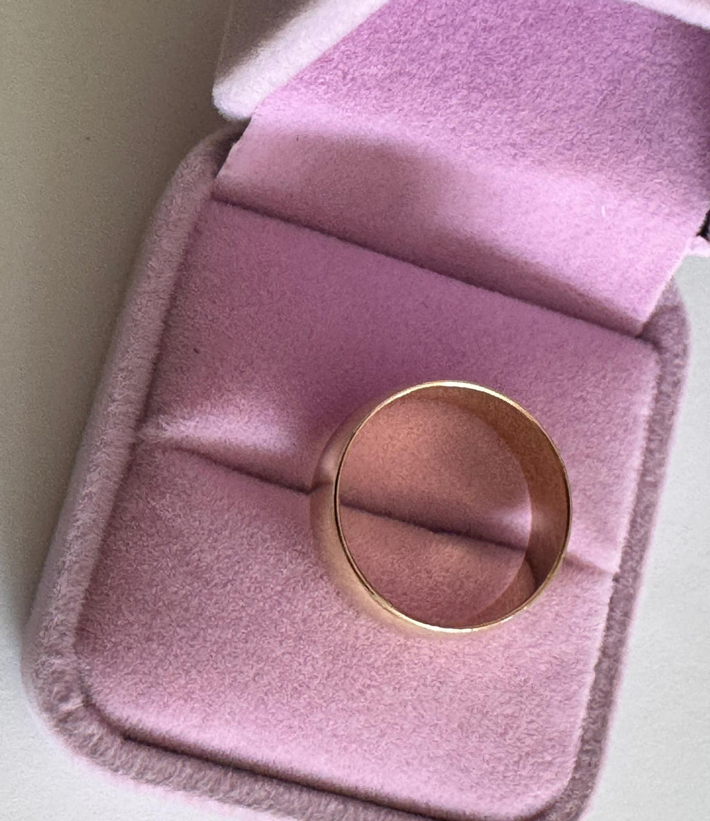 Galerie Sculpture: Polished 10k Band