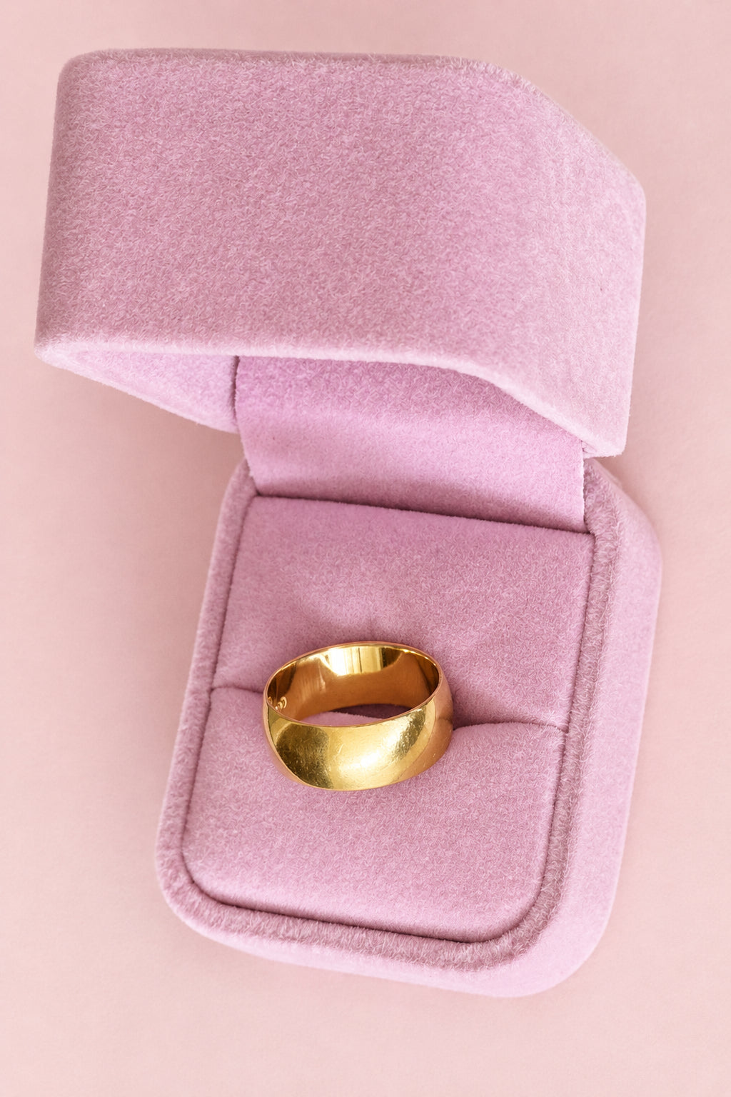 Galerie Sculpture: Polished 10k Band