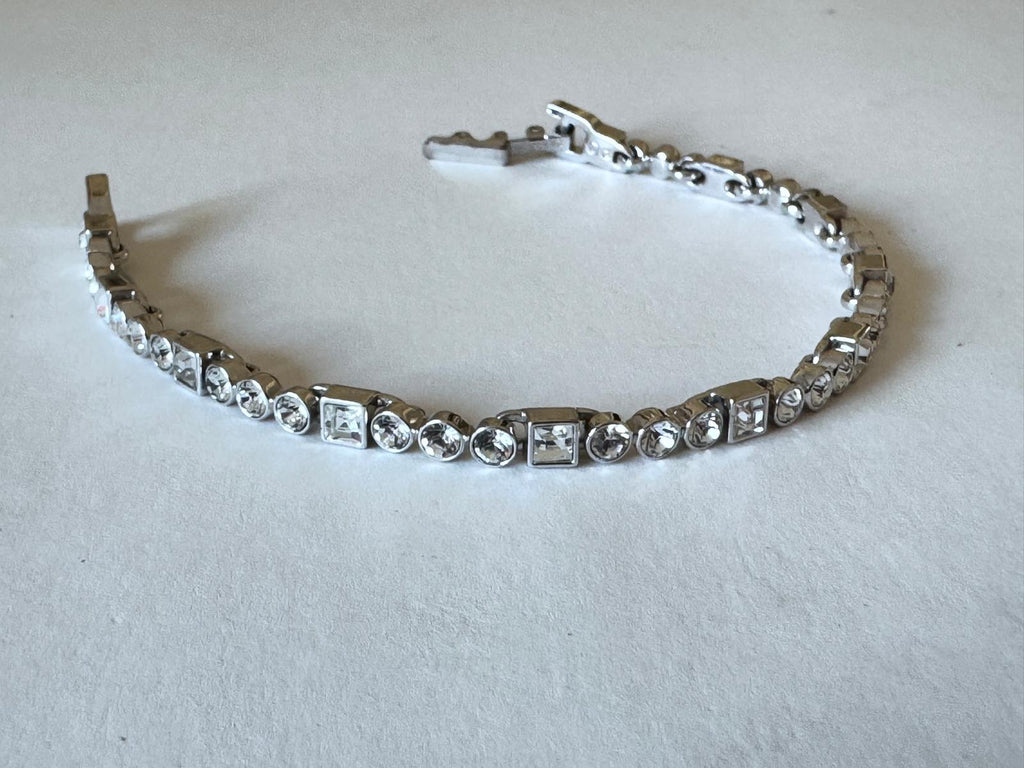 Glimmering hallmarked Swarovski bracelet