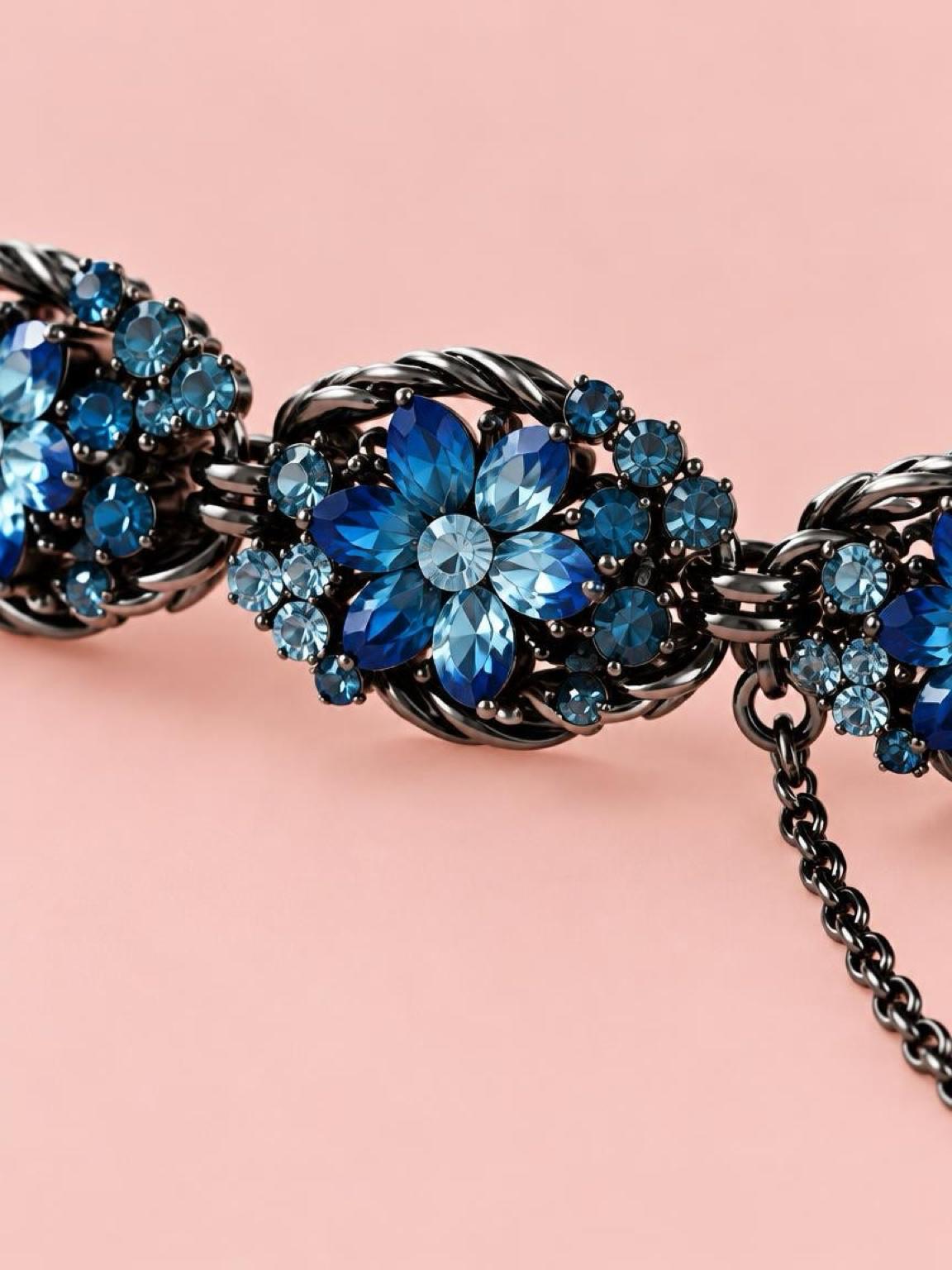 Cinematic Hollycraft hallmarked 1953 bracelet