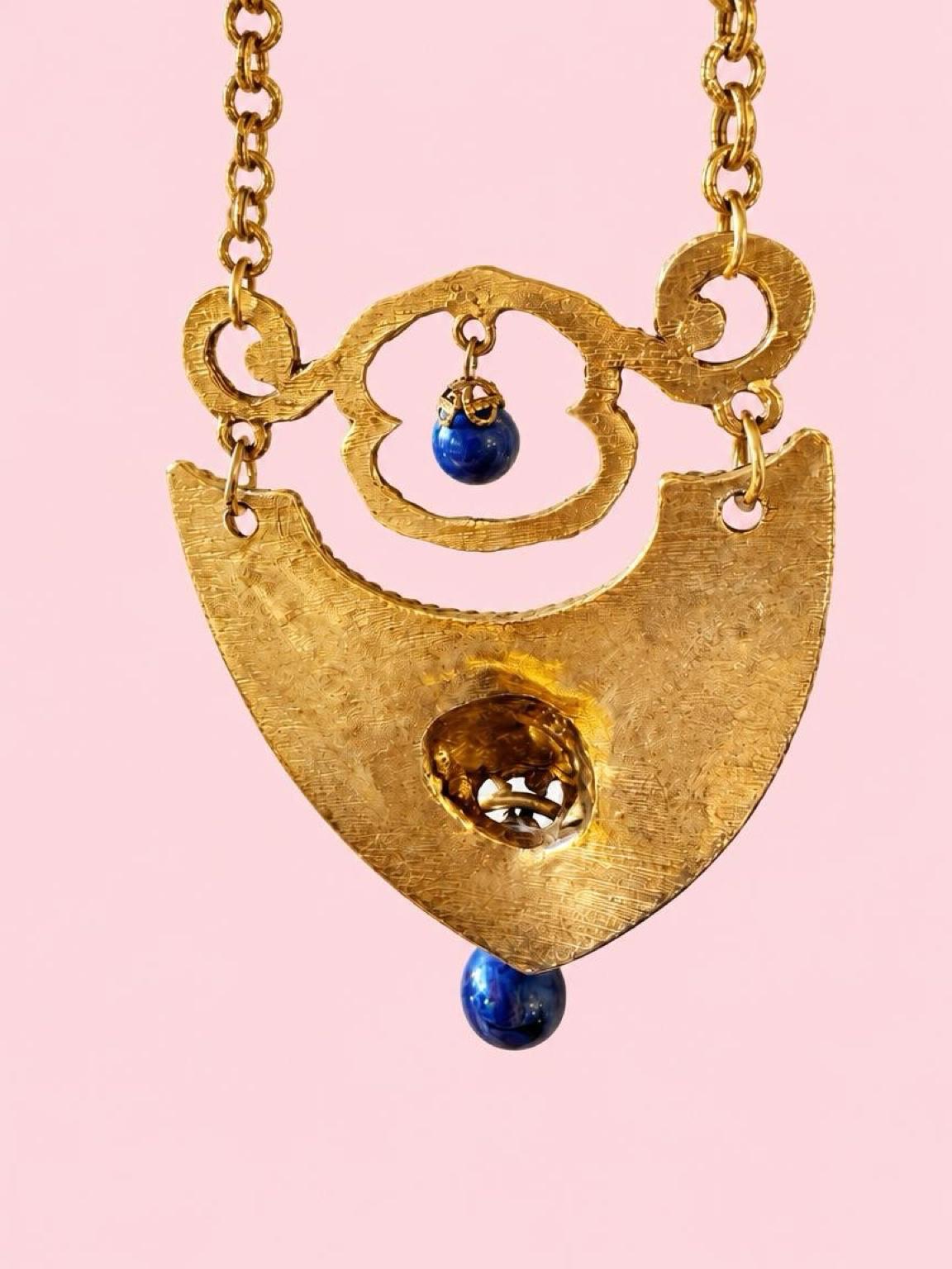 Incredible 1970's Donald Stannard Detailed Gold Tone Pendant Necklace