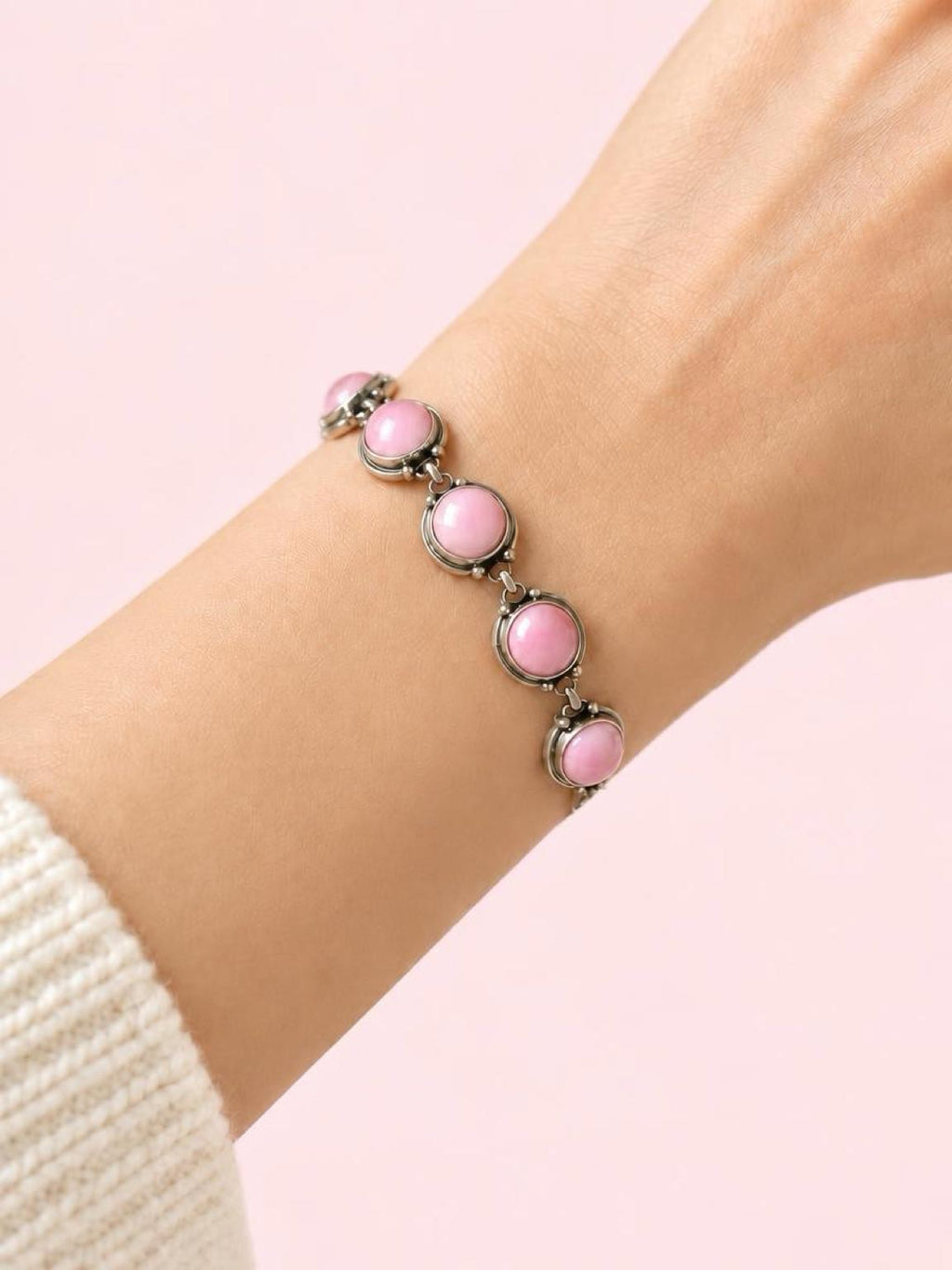 Gorgeous shade of pink conch shell - Sterling bracelet