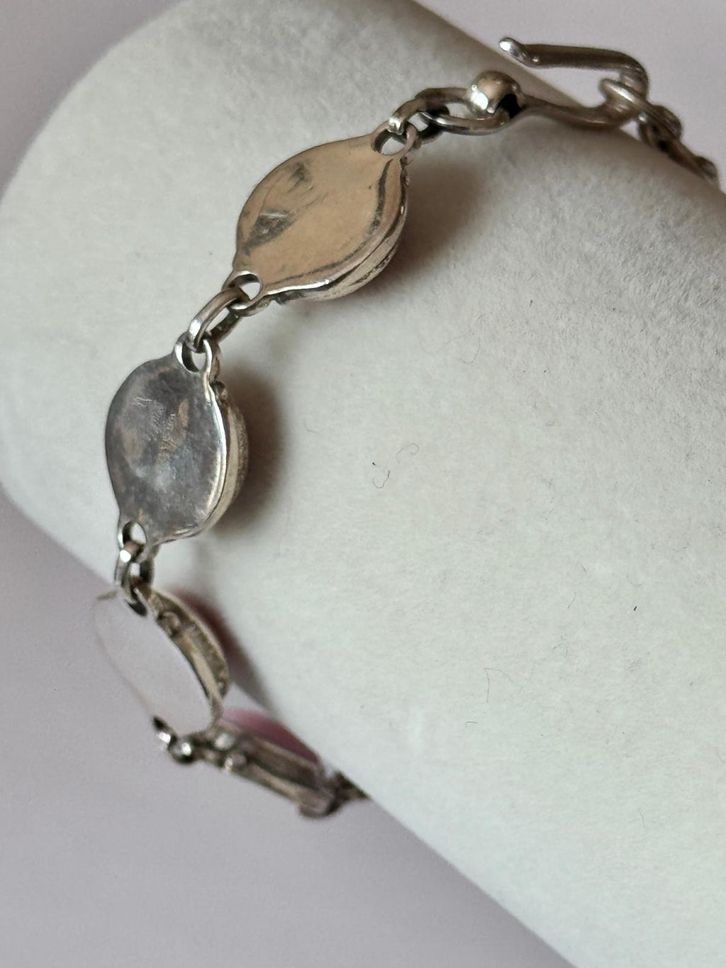 Gorgeous shade of pink conch shell - Sterling bracelet
