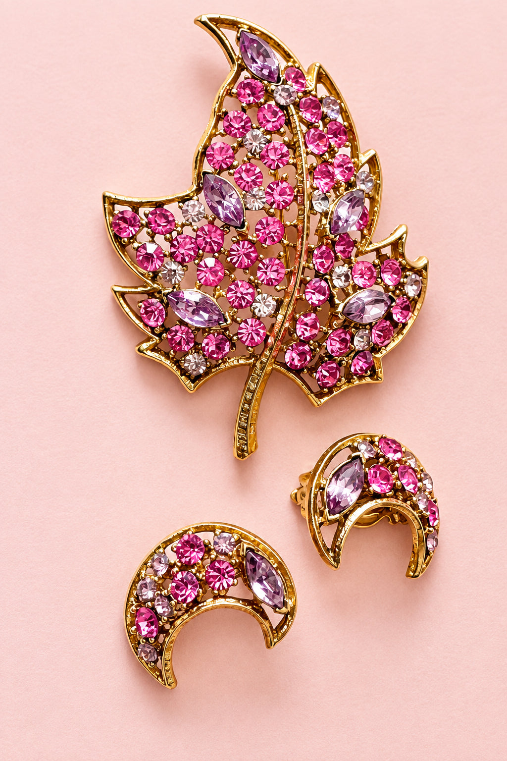 Glitzy 1950's Eye Catching Leaf Motif Demi-Parure
