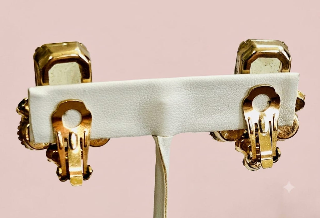 Gorgeous 1950s Juliana D&E verified gold-tone cha-cha clip-on earrings
