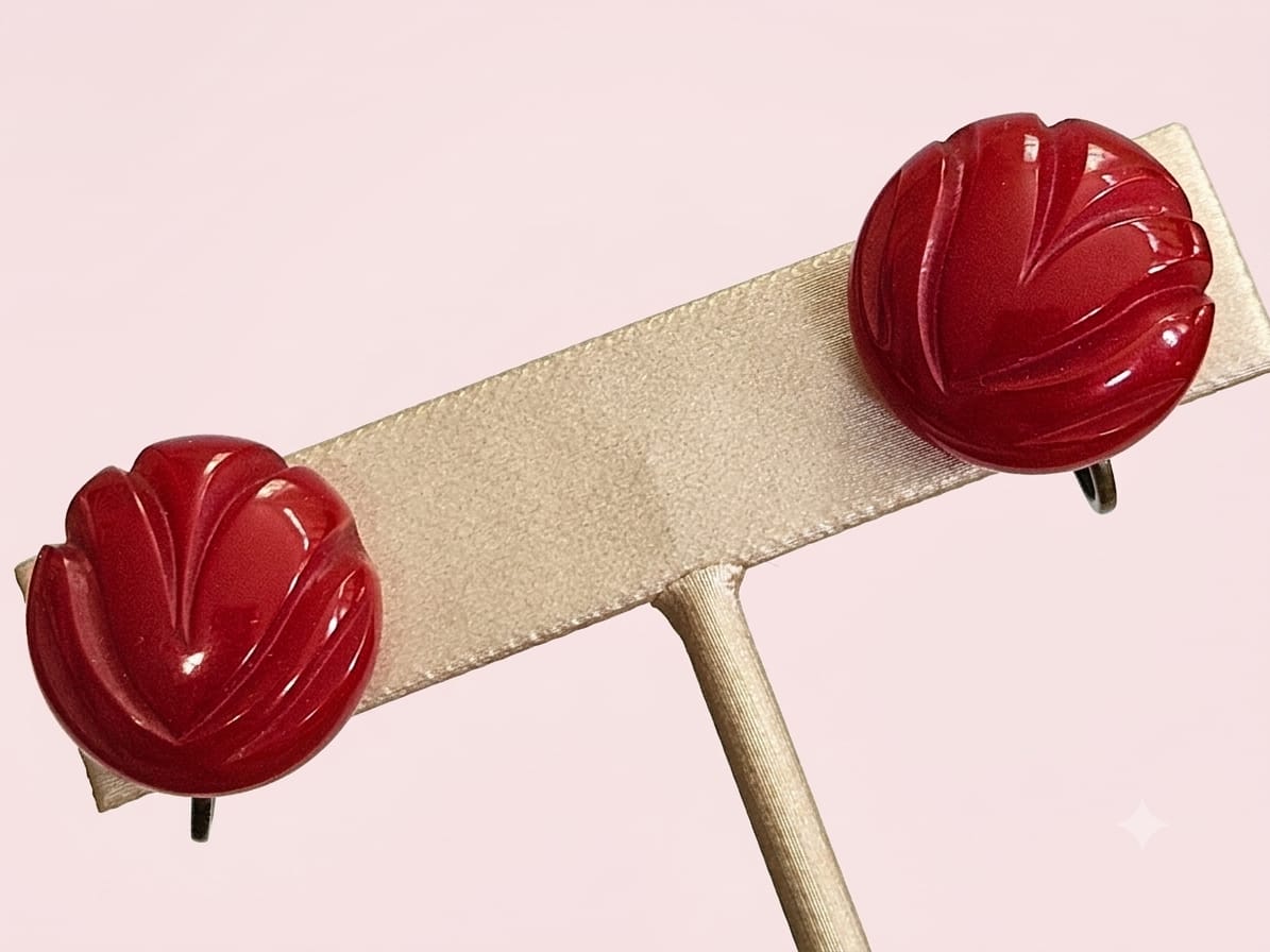 Vintage 1940s lipstick red Bakelite screw-back Earrings