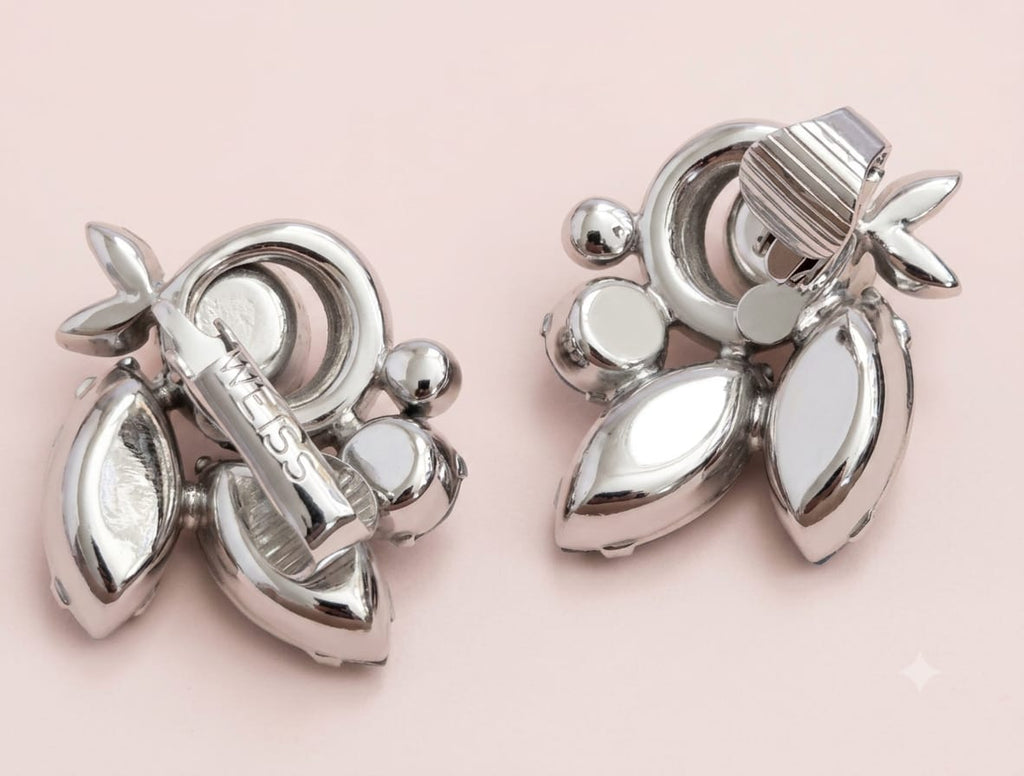 Hypnotic 1950s Weiss clip-on Earrings