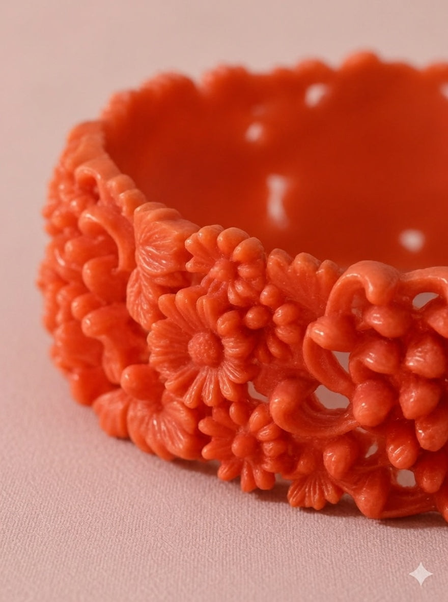 Striking Detailed Chrysanthemum 1940's Celluloid Bangle